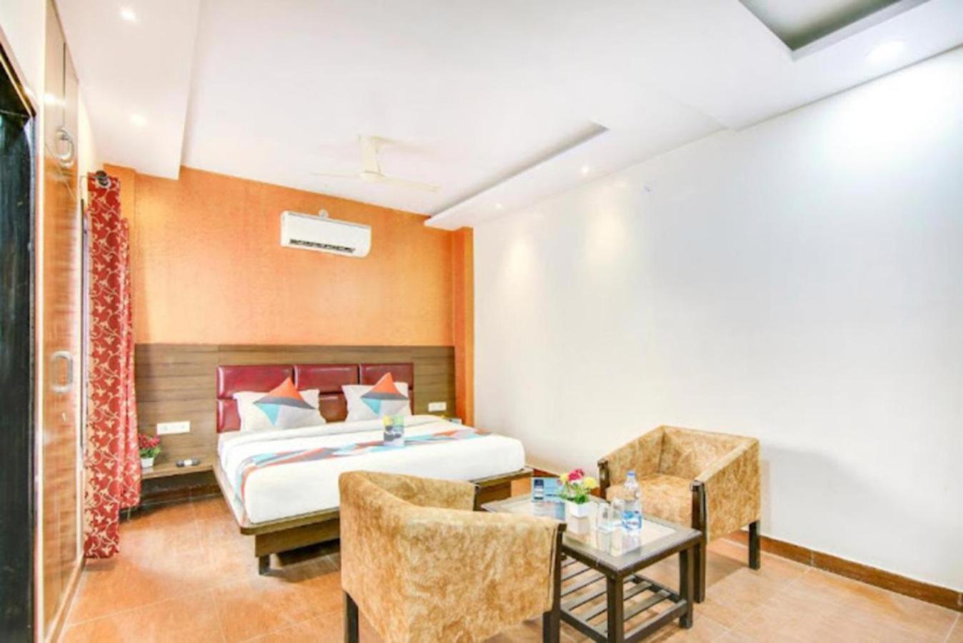 Hotel Gayatri Palace Лакхнау Экстерьер фото