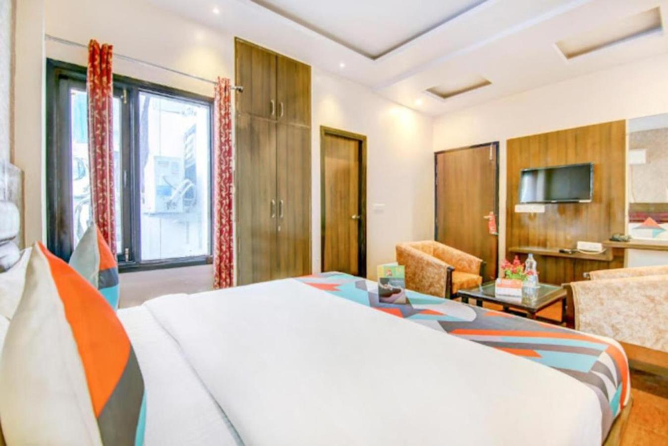 Hotel Gayatri Palace Лакхнау Экстерьер фото