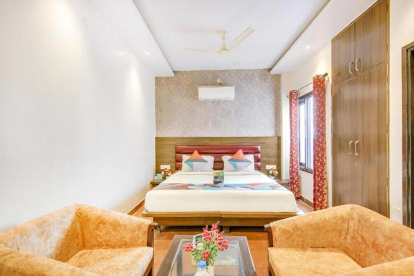 Hotel Gayatri Palace Лакхнау Экстерьер фото