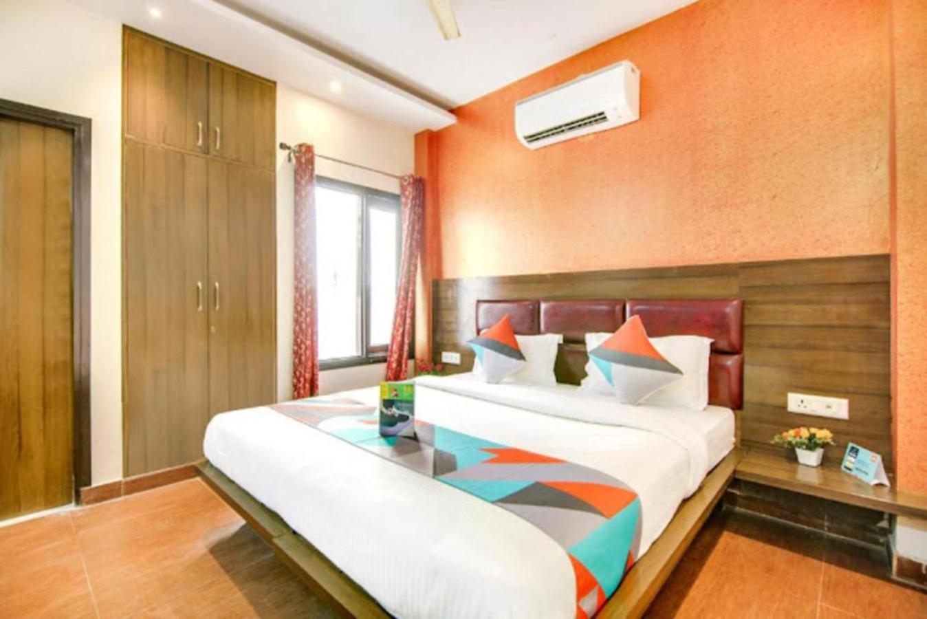 Hotel Gayatri Palace Лакхнау Экстерьер фото